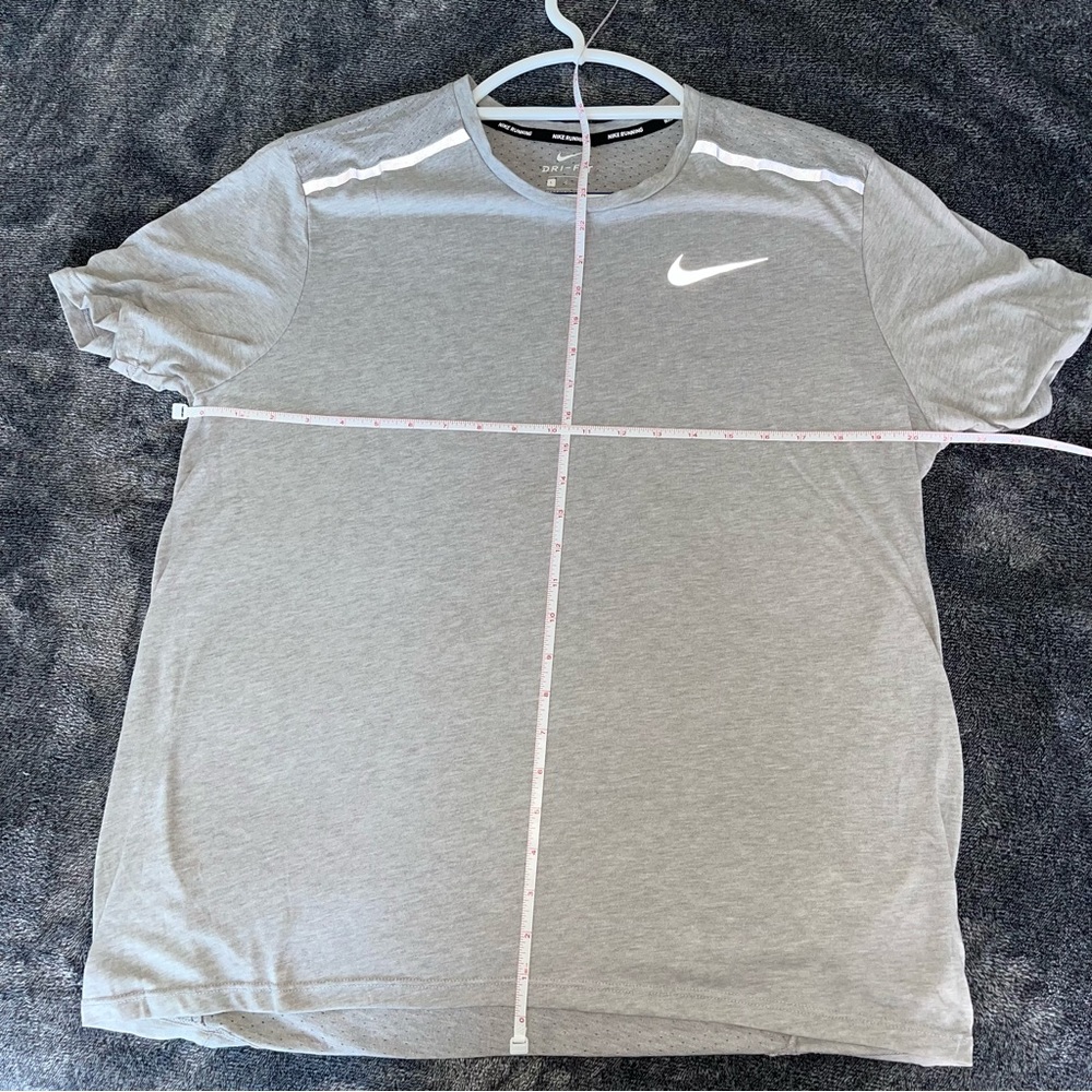 Men’s Workout Training Top With Reflective - Picture 5 of 6